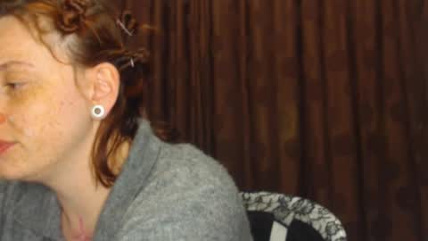     sara      i know you love me xoxox     online show from October 24, 6:10 am