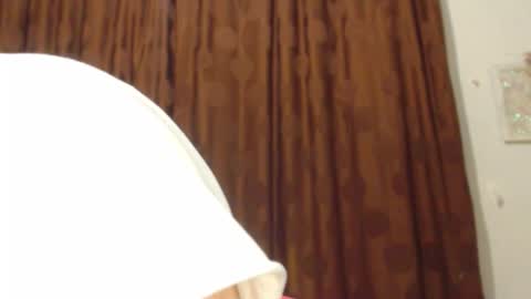     sara      i know you love me xoxox     online show from December 16, 8:30 am