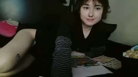 Snapshot of my_melody02 chatting on October 31, 12:44 am my_melody02 online show from October 31, 12:44 am