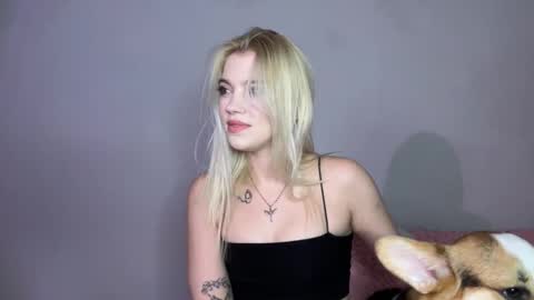 Lola online show from October 18, 5:57 pm