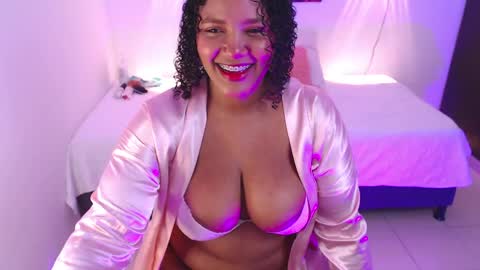 My Sweety Bom online show from April 8, 1:33 pm