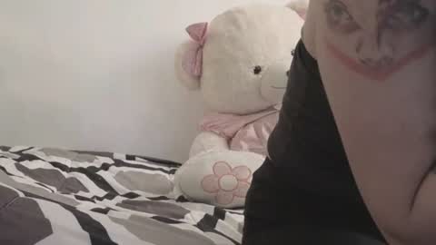 miagosling  NTMU  Dont forget follow me  online show from July 19, 9:18 pm