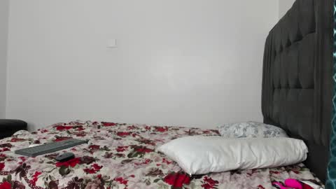 myah_love online show from April 7, 8:37 am