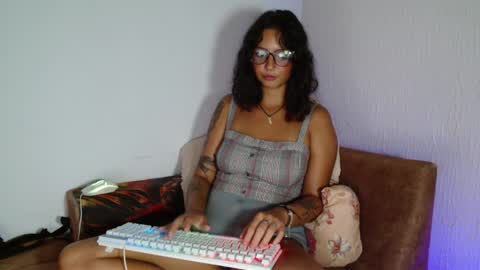 myamillor online show from March 29, 9:26 pm