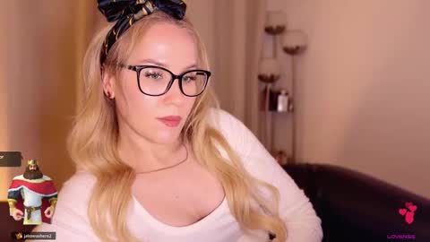 Mya-be Yours P online show from November 21, 8:07 pm