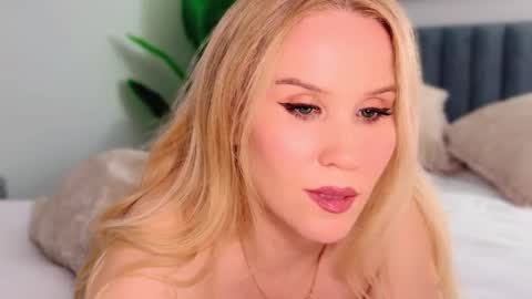 Mya-be Yours P online show from December 19, 8:49 pm