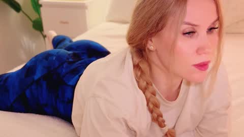 Mya-be Yours P online show from February 27, 9:48 pm