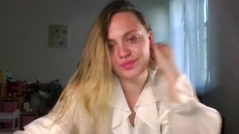 Snapshot of myaualice chatting on June 12, 7:24 pm myaualice online show from June 12, 7:24 pm