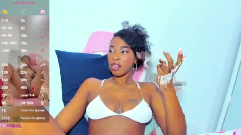 Snapshot of myblackdope_ chatting on April 18, 12:53 pm Samanta online show from April 18, 12:53 pm