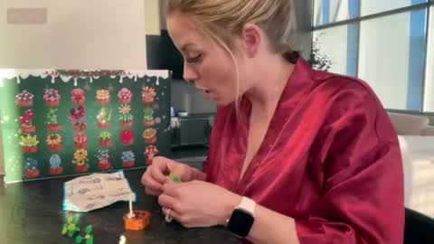 Snapshot of mycookiejar chatting on December 4, 12:20 am MyCookieJar online show from December 4, 12:20 am