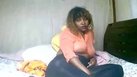 Snapshot of mylindasweet chatting on January 14, 6:02 am linda online show from January 14, 6:02 am