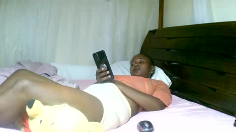 Snapshot of mylindasweet chatting on February 6, 1:10 pm linda online show from February 6, 1:10 pm