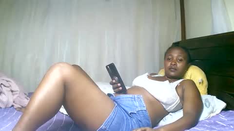 Snapshot of mylindasweet chatting on February 14, 4:09 pm linda online show from February 14, 4:09 pm