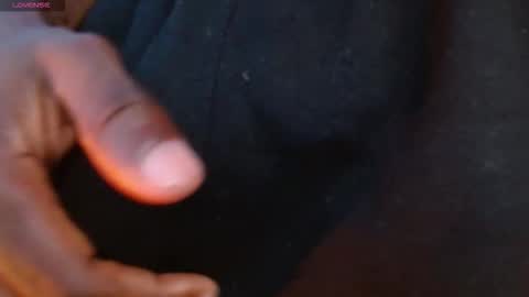 Snapshot of mylowallacee chatting on December 16, 6:02 pm Mylo Wallace online show from December 16, 6:02 pm