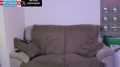 Snapshot of myloxcody chatting on October 28, 10:56 pm Mylo Cody online show from October 28, 10:56 pm