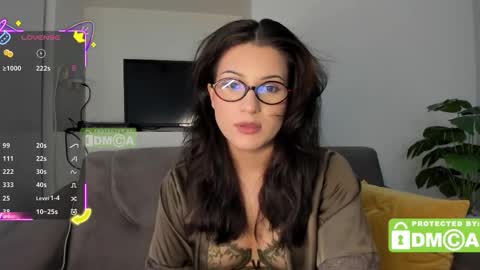 Snapshot of mymelisa chatting on October 7, 8:00 am hey its Mel online show from October 7, 8:00 am