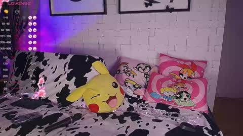 mynameisnikki_ online show from September 13, 5:40 am