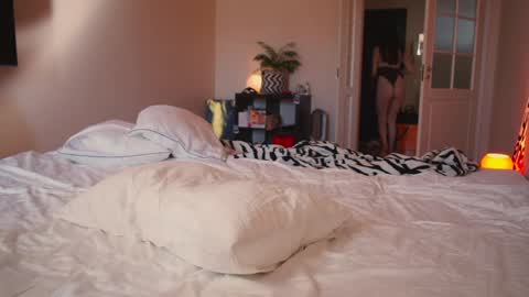 Sima online show from April 9, 9:36 am