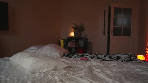 Snapshot of mynaughtynights chatting on April 25, 1:41 pm Sima online show from April 25, 1:41 pm