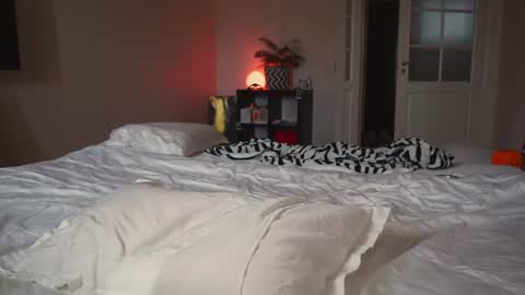 Snapshot of mynaughtynights chatting on July 8, 1:04 pm Sima online show from July 8, 1:04 pm
