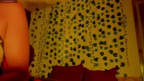 Snapshot of myomi_nix chatting on July 5, 11:45 pm myomi online show from July 5, 11:45 pm