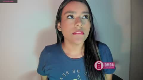 Snapshot of mypretty_isabella chatting on December 19, 4:02 am Bella online show from December 19, 4:02 am