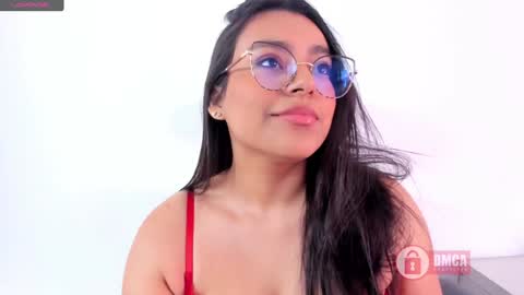 Snapshot of mypretty_isabella chatting on January 11, 2:58 pm Bella online show from January 11, 2:58 pm