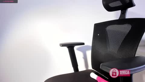 Snapshot of mypretty_isabella chatting on January 12, 1:05 pm Bella online show from January 12, 1:05 pm