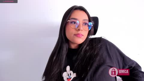 Snapshot of mypretty_isabella chatting on January 21, 7:06 pm Bella online show from January 21, 7:06 pm