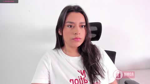 Snapshot of mypretty_isabella chatting on January 30, 2:25 pm Bella online show from January 30, 2:25 pm