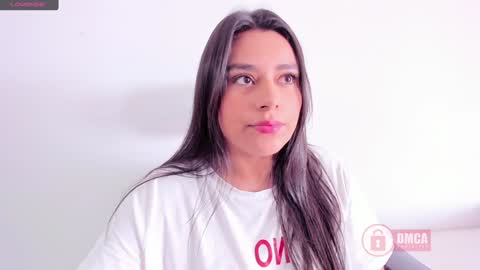 Snapshot of mypretty_isabella chatting on January 30, 5:49 pm Bella online show from January 30, 5:49 pm