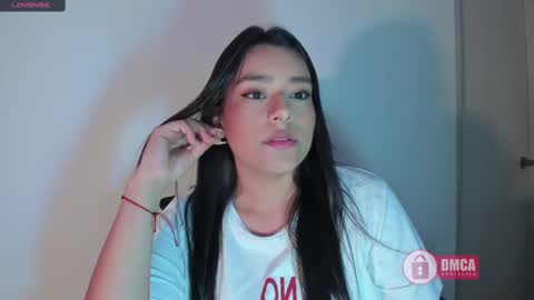 Snapshot of mypretty_isabella chatting on February 11, 2:35 am Bella online show from February 11, 2:35 am