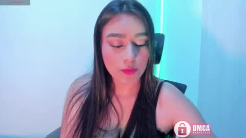 Snapshot of mypretty_isabella chatting on October 24, 5:37 am Bella online show from October 24, 5:37 am