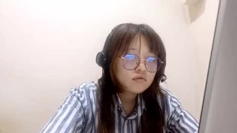 Chloe online show from October 20, 6:30 pm