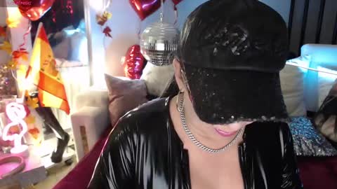 Myrna Sessions online show from March 7, 11:27 pm