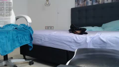 Snapshot of mysterious_girl42 chatting on January 14, 5:12 pm No Name online show from January 14, 5:12 pm