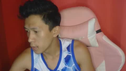 Snapshot of mysterious_man15 chatting on February 22, 10:18 am mysterious_man15 online show from February 22, 10:18 am