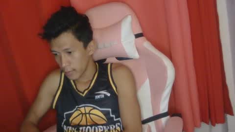 Snapshot of mysterious_man15 chatting on February 23, 12:37 pm mysterious_man15 online show from February 23, 12:37 pm