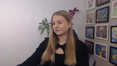 Erica online show from December 5, 9:06 am