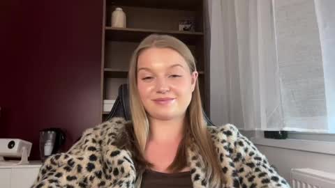 Erica online show from May 28, 1:52 pm