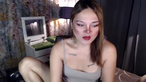 Snapshot of mysteryman_xxx chatting on February 4, 4:48 am UR GIRL NEXTDOOR online show from February 4, 4:48 am