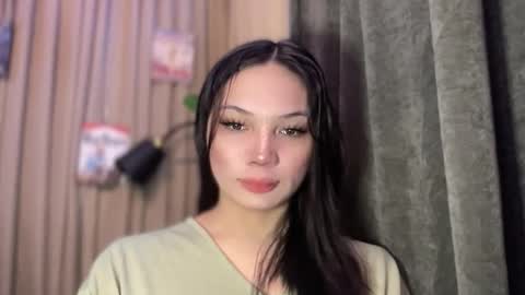 UR GIRL NEXTDOOR online show from March 9, 1:53 am