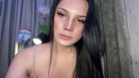 UR GIRL NEXTDOOR online show from April 7, 8:48 am