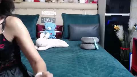 Shine online show from November 15, 9:54 pm