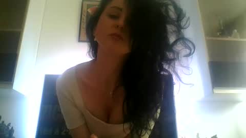 Snapshot of mystic_arya chatting on December 14, 8:41 am Mystic Arya online show from December 14, 8:41 am