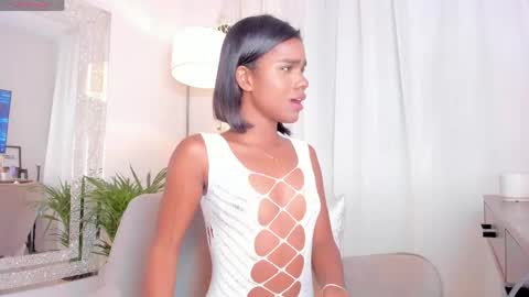 Julieth  online show from April 20, 4:15 am