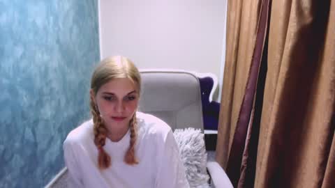 Snapshot of mysticaluna06 chatting on July 14, 10:15 pm mysticaluna06 online show from July 14, 10:15 pm