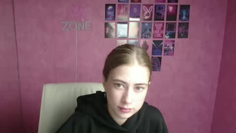 Emelie online show from October 22, 5:41 am