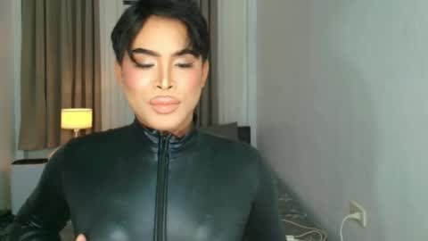 kim online show from May 1, 11:26 am