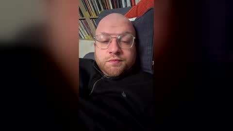 Snapshot of mysticmike1993 chatting on February 19, 3:41 pm mysticmike1993 online show from February 19, 3:41 pm